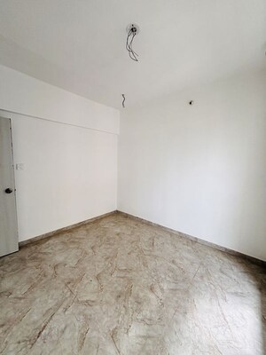 Room in 1 BHK Apartment at Shraddha Priva, Mulund West – for Sale