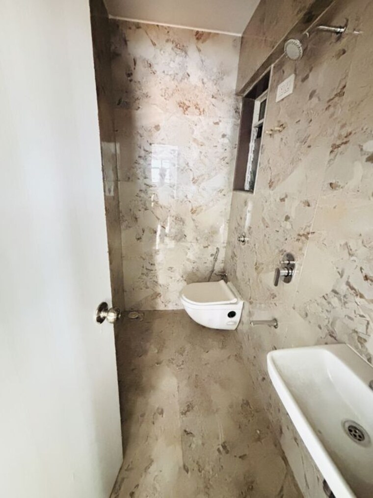 Bathroom, shraddha-priva 1 Bedroom 405 Sq.Ft. Apartment In Mulund West Mumbai 10521807