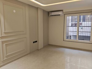 Room in 3 BHK Builder Floor at Sector 22 – for Rent