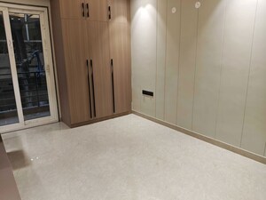 Room in 3 BHK Builder Floor at Sector 22 – for Rent