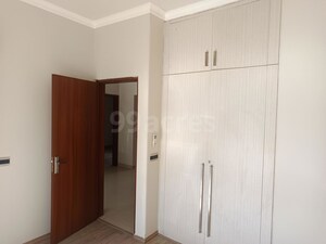 Room in 2.5 BHK Builder Floor at Central Park Flower Valley, Sohna Sector 33 – for Sale