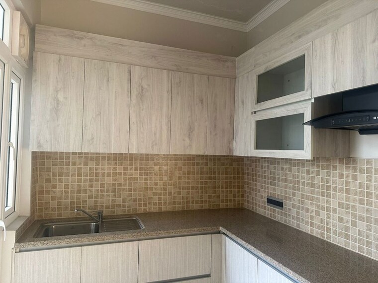 Kitchen, central-park-flower-valley 2.5 Bedroom 1093 Sq.Ft. Builder Floor In Sohna Sector 33 Gurgaon 10521867