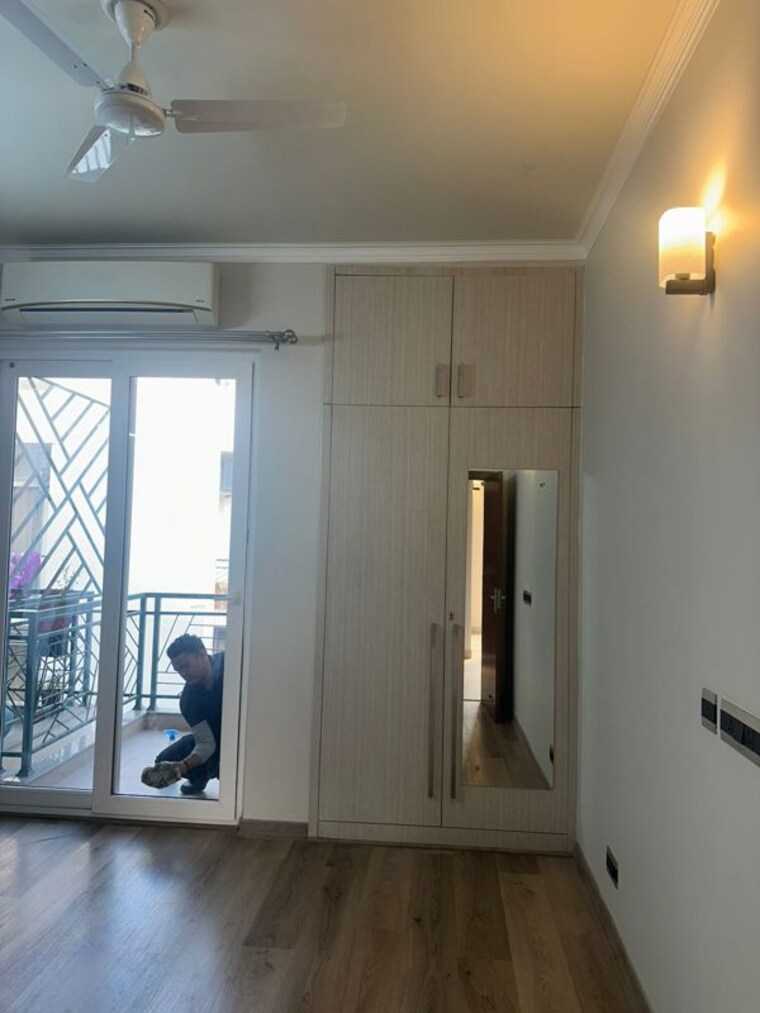 Room, central-park-flower-valley 2.5 Bedroom 1093 Sq.Ft. Builder Floor In Sohna Sector 33 Gurgaon 10521867