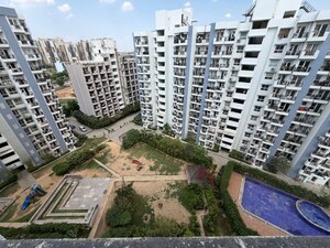3 BHK Apartment – Exterior View View at Mapsko Paradise, Sector 83 - for Rent
