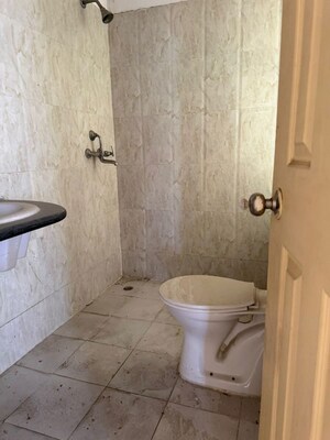 Bathroom in 3 BHK Apartment at Mapsko Paradise, Sector 83 – for Rent