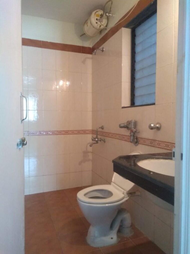 Bathroom, konark-pooram 4 Bedroom 1600 Sq.Ft. Apartment In Kondhwa Pune 6177577