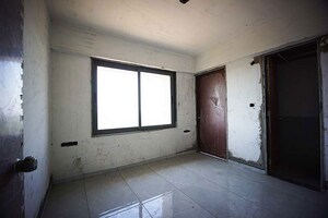 Room in 2 BHK Apartment at Bakrol Badrabad – for Sale