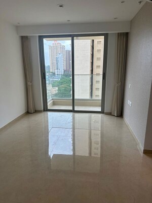 Room in 2 BHK Apartment at Hiranandani Highland, Powai – for Rent