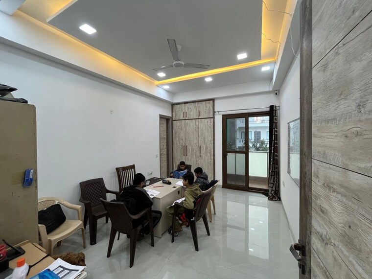Gym, sector 100 3 Bedroom 200 Sq.Mt. Independent House In Sector 100 Noida 10519194