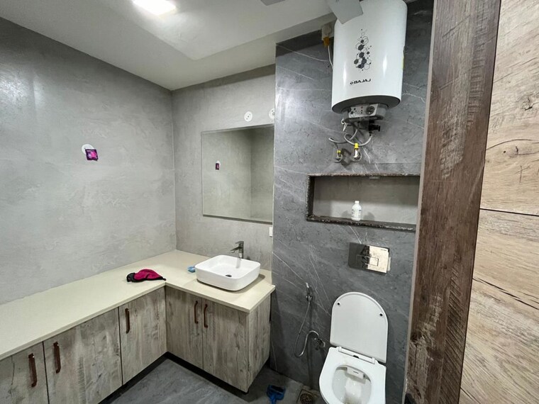 Bathroom, sector 100 3 Bedroom 200 Sq.Mt. Independent House In Sector 100 Noida 10519194