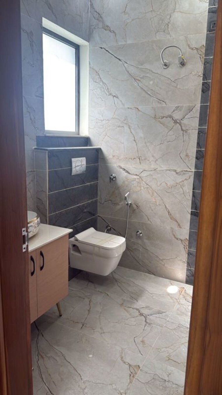 Bathroom, patiala road 5 Bedroom 1650 Sq.Ft. Apartment In Patiala Road Zirakpur 10521918