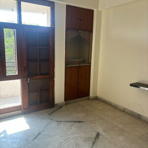 Room in 4 BHK Apartment at Sector 50 – for Sale