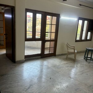 Room in 4 BHK Apartment at Sector 50 – for Sale