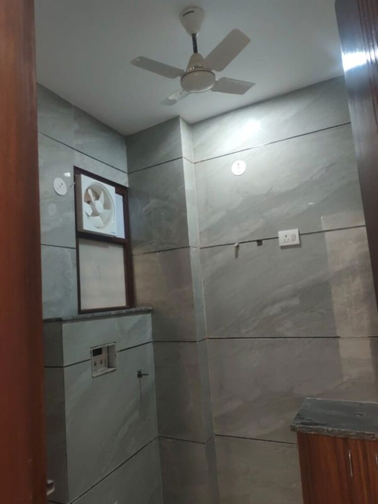 Bathroom, rps-palm-drive 3 Bedroom 125 Sq.Yd. Builder Floor In Sector 88 Faridabad 10521953