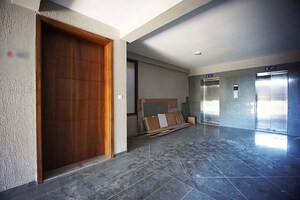 Room in 3 BHK Apartment at Science City – for Sale
