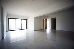 Room in 3 BHK Apartment at Science City – for Sale