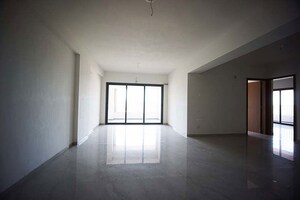Room in 3 BHK Apartment at Science City – for Sale