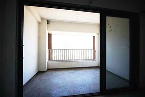 Room in 3 BHK Apartment at Science City – for Sale
