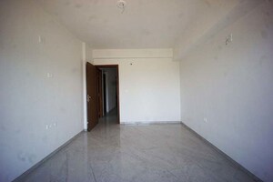 Room in 3 BHK Apartment at Science City – for Sale
