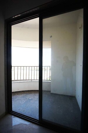 Room in 3 BHK Apartment at Science City – for Sale