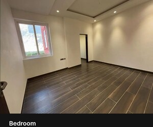 Room in 3 BHK Apartment at Mansarovar – for Sale