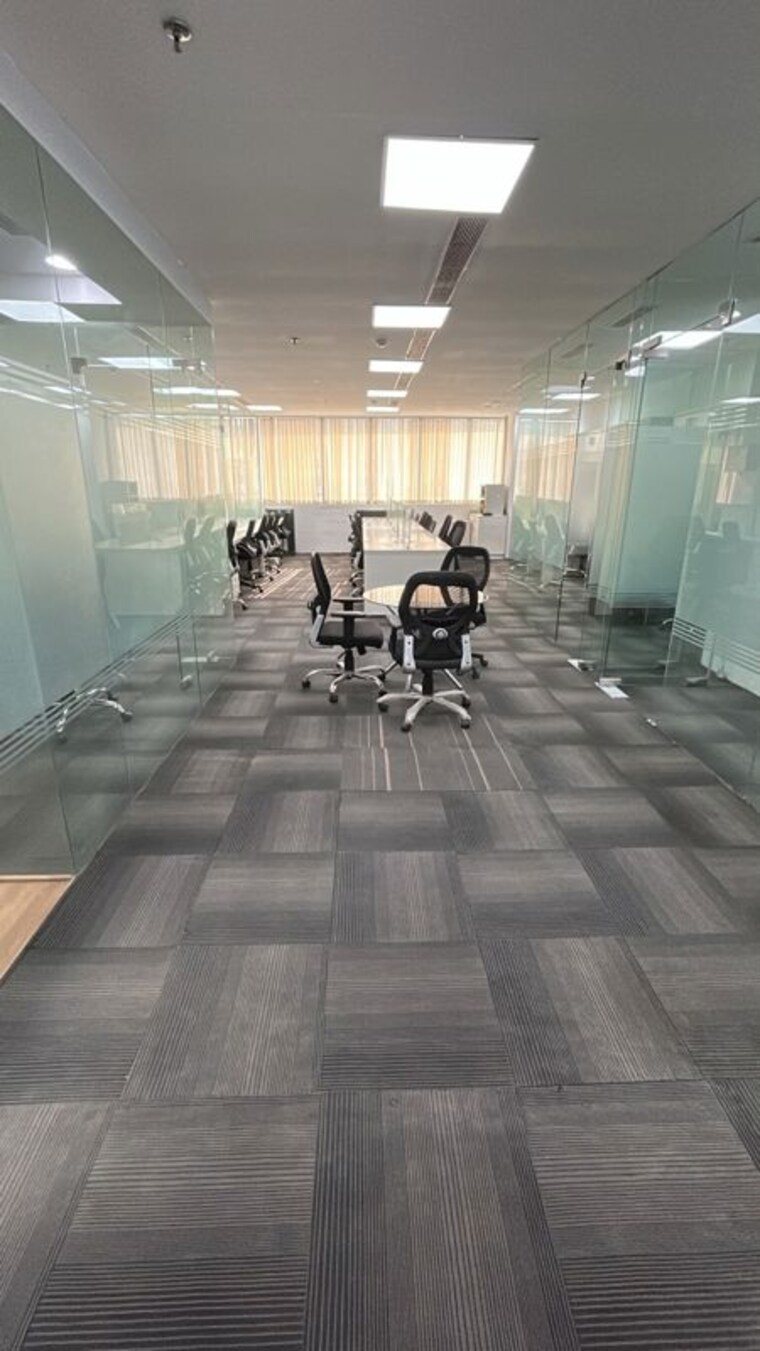  Parking, spaze-platinum-tower Commercial Office Space 2000 Sq.Ft. In Sector 47 Gurgaon 10521999