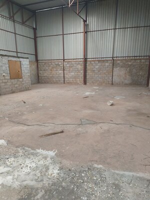 Room in  Warehouse at Mansarovar Extension – for Rent