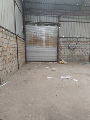 Room in  Warehouse at Mansarovar Extension – for Rent