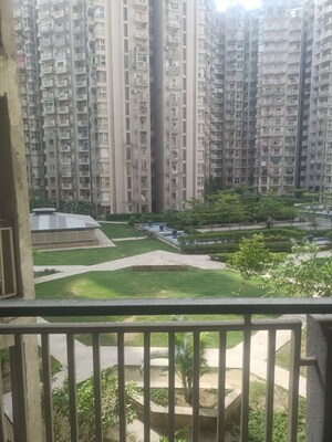 2 BHK Apartment For Rent in Shri Radha Sky Gardens, Sector 16b Greater Noida
