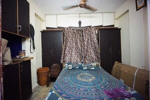 Bedroom in 2 BHK Apartment at Jivraj Park – for Sale