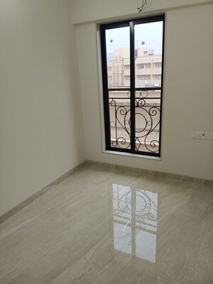 Room in 2 BHK Apartment at Chandiwala Pearl Heaven, Andheri East – for Rent
