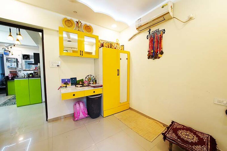 Living Room, gayatree-landmark-phase-2 2 Bedroom 678 Sq.Ft. Apartment In Thergaon Pune 10522071