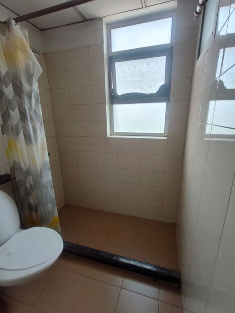Bathroom, bestech-park-view-residency 3 Bedroom 1804 Sq.Ft. Apartment In Sector 3 Gurgaon 10522142