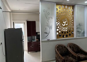Furnished Amenities in 3 BHK Builder Floor at Shimla Bypass Road – for Rent