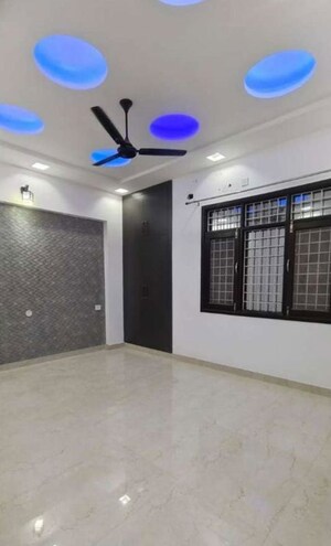 Bedroom in 3 BHK Builder Floor at Balliwala – for Rent