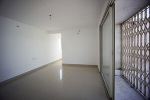 Room in 4 BHK Penthouse at Kondhwa Budruk – for Sale