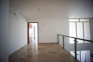 Room in 4 BHK Penthouse at Kondhwa Budruk – for Sale