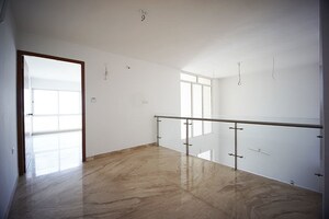 Room in 4 BHK Penthouse at Kondhwa Budruk – for Sale