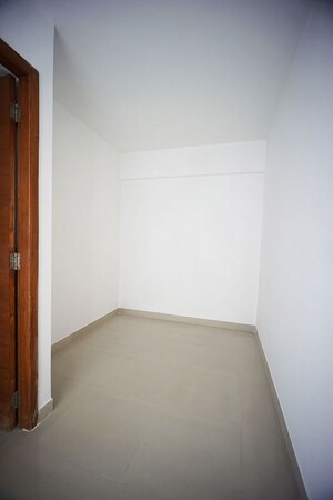 Room in 4 BHK Penthouse at Kondhwa Budruk – for Sale