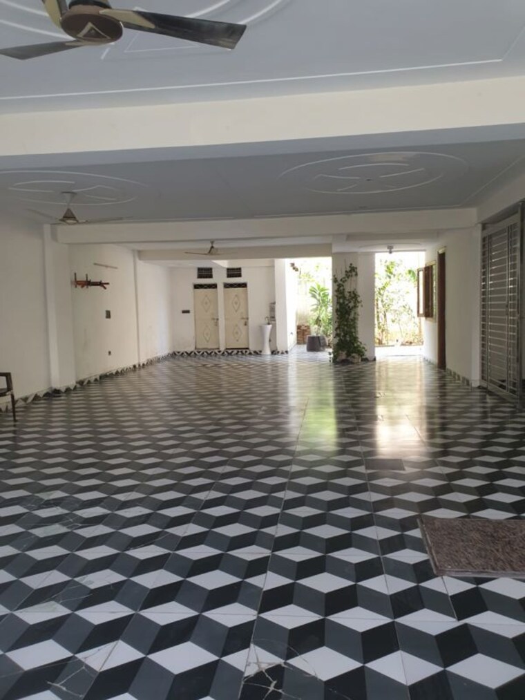  Parking, tdi-the-retreat 3 Bedroom 250 Sq.Yd. Builder Floor In Sector 89 Faridabad 10522016