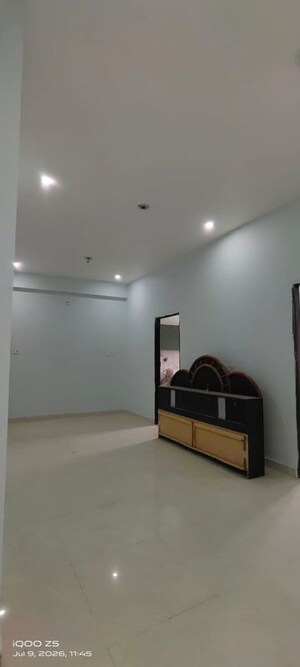 Room in 2 BHK Apartment at Naria – for Rent
