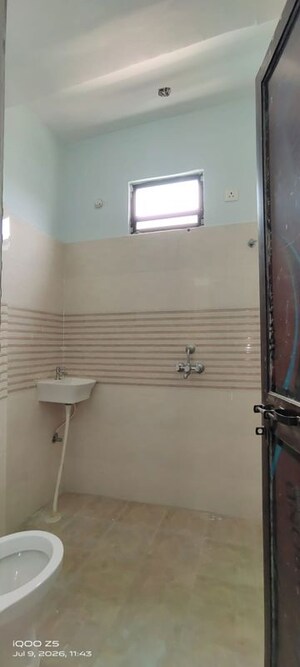 Bathroom in 2 BHK Apartment at Naria – for Rent
