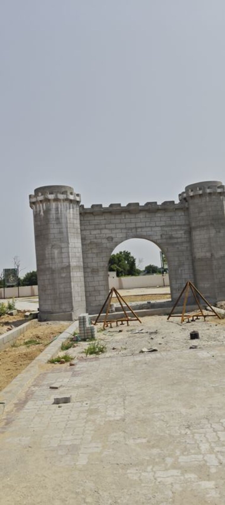 Garden, suncity-township  111 Sq.Yd. Plot In Vidhyadhar Nagar Jaipur 10522175