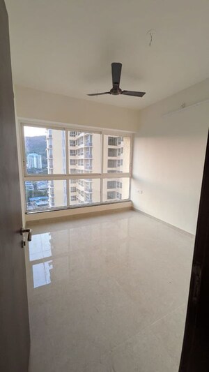 2 BHK Apartment For Rent in Prestige Siesta, Mulund West