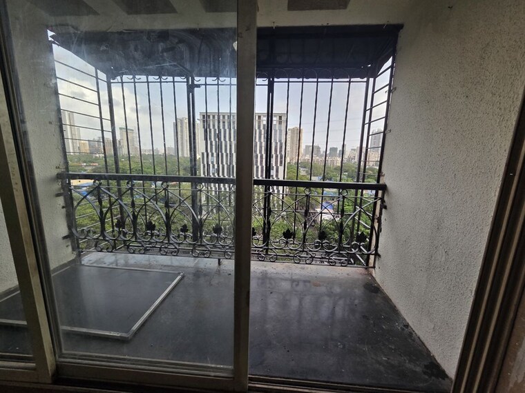 Balcony, shashtri nagar 1 Bedroom 430 Sq.Ft. Apartment In Shashtri Nagar Mumbai 10522216