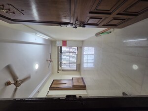 Room in 1 BHK Apartment at Shashtri Nagar – for Rent