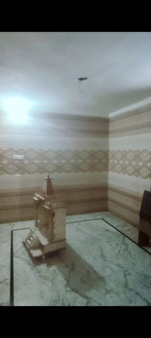 Bathroom in 2 BHK Apartment at Sector 44 – for Rent
