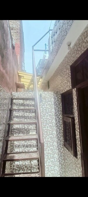 Bedroom in 2 BHK Apartment at Sector 44 – for Rent