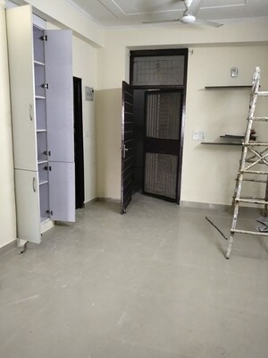 Room in 2 BHK Builder Floor at Creators Gayatri Vatika, Sector 123 – for Rent