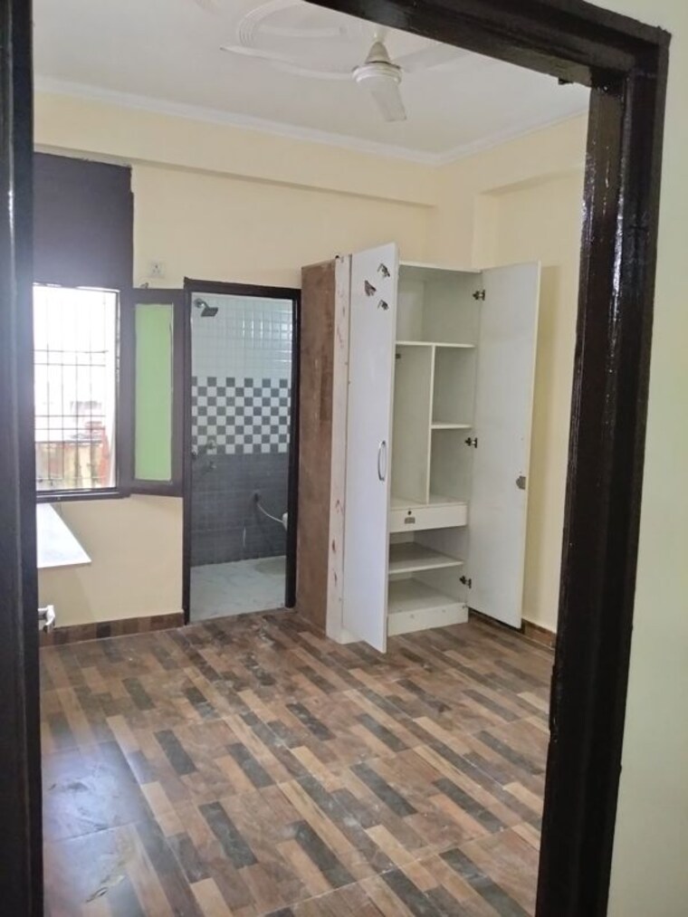 Room, creators-gayatri-vatika 2 Bedroom 950 Sq.Ft. Builder Floor In Sector 123 Noida 10522182